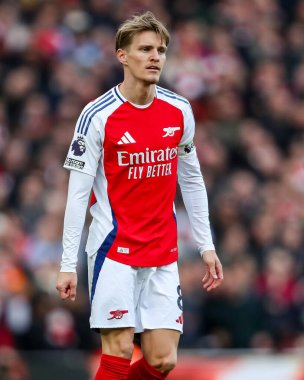 Arsenal 'den Martin Odegaard, 22 Şubat 2025' te Birleşik Krallık 'taki Emirates Stadyumu' nda oynanan Premier League karşılaşmasında tepki gösterdi.