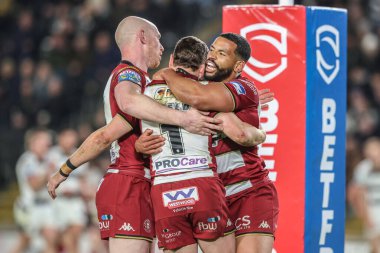 Wigan Warriors 'dan Jai Field, 21 Şubat 2025' te MKM Stadyumu 'nda oynanan Betfred Süper Lig 2. Raundunda Hull FC ve Wigan Warriors karşılaşmasını kutluyor.
