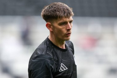 Newcastle United takımından Nick Pope, 23 Şubat 2025 'te İngiltere' nin Newcastle şehrinde oynanan St.James 's Park' ta oynanan Premier League maçı öncesinde ısınıyor.
