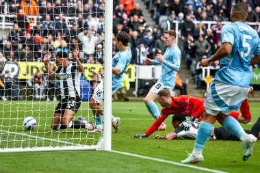 Newcastle United takımından Jacob Murphy, Premier League maçı Newcastle United ile Nottingham Forest maçında 23 Şubat 2025 'te St. James' s Park, Newcastle 'da 2-1 berabere kaldı.