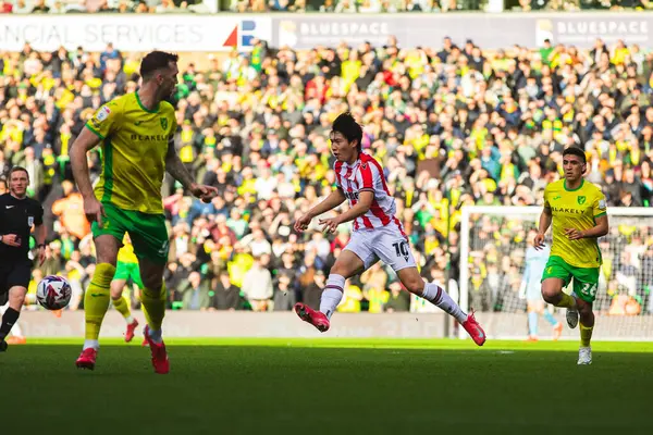 Stoke City 'den Bae Jun-Ho Gökyüzü İddia Şampiyonası' nda Norwich City, Norwich City 'ye karşı Norwich Road, Norwich, İngiltere, 22 Şubat 2025