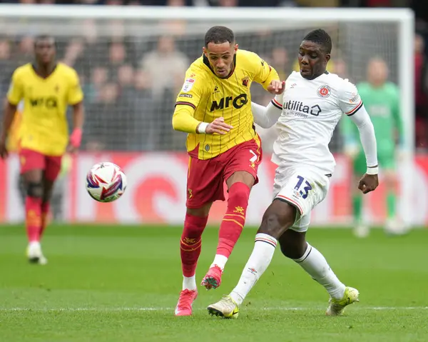 Luton Town 'dan muhteşem Nakamba, 23 Şubat 2025' te Watford-Luton Town maçında Watford-Luton Town karşılaşmasında Watford 'lu Thomas Ince' e meydan okuyor.