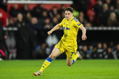 Leeds United takımından Daniel James, 24 Şubat 2025 'te Sheffield United ile Leeds United' ın Bramall Lane, Sheffield, İngiltere 'de oynanan maçında maç yapıyor.