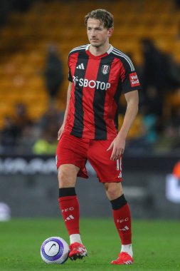 Fulham 'dan Sander Berge Premier Lig maçı sırasında Wolverhampton Wanderers, Fulham' a karşı Molineux, Wolverhampton, Birleşik Krallık 'ta, 25 Şubat 2025