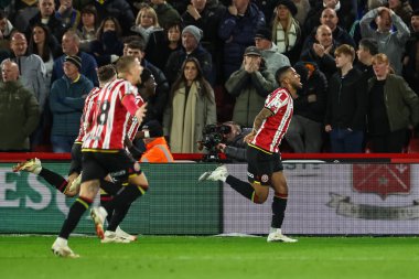 Sheffield United takımından Tyrese Campbell, 24 Şubat 2025 'te İngiltere' nin Sheffield Lane kentinde oynanan Sky Bet Şampiyonası maçında Illan Meslier 'ın kendi golünü atmasını kutluyor.