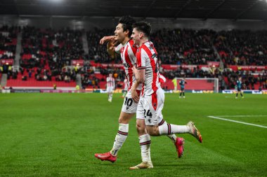 Stoke City 'den Bae Jun-Ho, Stoke City - Middlesbrough maçında 25 Şubat 2025 tarihli Stoke-on-Trent Stadyumu' nda oynanan Sky Bet Şampiyonası maçında 1-1 'lik galibiyetini kutluyor.
