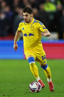 Leeds United 'dan Malikane Solomon 24 Şubat 2025' te Bramall Lane, Sheffield, Birleşik Krallık 'ta Sheffield United' a karşı oynanan Gökyüzü İddia Şampiyonası maçında topa vuruyor.