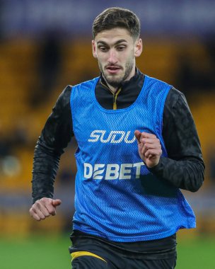 Wolverhampton Wanderers 'dan Santiago Bueno Premier League maçında ısınma turunda Wolverhampton Wanderers, Fulham' a karşı Molineux, Wolverhampton, Birleşik Krallık 'ta, 25 Şubat 2025