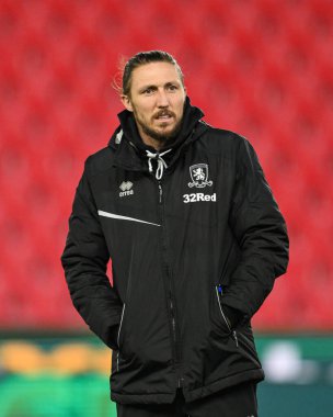Middlesbrough 'dan Luke Ayling, Stoke City' nin Middlesbrough 'a karşı oynadığı 25 Şubat 2025 tarihli Gökyüzü İddia Şampiyonası maçı öncesinde İngiltere' nin Bet365 Stadyumu 'na geldi.