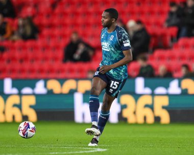 Middlesbrough takımından Anfernee Dijksteel, Stoke City ile Middlesbrough arasındaki 25 Şubat 2025 'te oynanan Bet365 Stadyumu' nda oynanan Sky Bet Şampiyonası maçında pas attı.