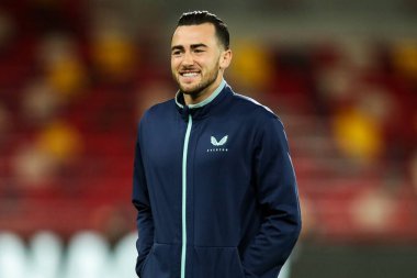 Everton 'dan Jack Harrison, Premier League maçından önce Gtech Community Stadyumu' na geldi. Brentford, Everton 'a karşı Gtech Community Stadyumu, 26 Şubat 2025