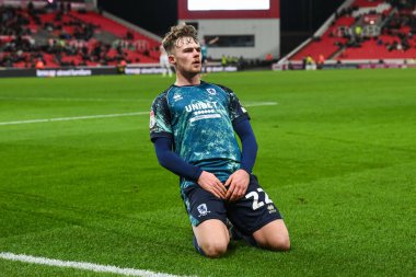Middlesbrough 'dan Tommy Conway, Stoke City - Middlesbrough maçında 25 Şubat 2025 tarihli Stoke-on-Trent Stadyumu' nda 1-3 kazanma hedefini kutluyor.