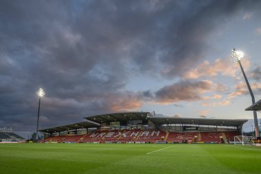 Wrexham 'ın Evi SToK Cae Ras' ın genel görünümü, 26 Şubat 2025 'te SToK Cae Ras, Wrexham, Birleşik Krallık' ta oynanan Vertu Yarı Finali Wrexham vs Peterborough United maçında