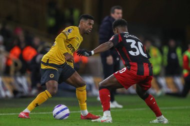 Wolverhampton Wanderers takımından Nlson Semedo, Premier League maçında Wolverhampton Wanderers 'a karşı Molineux, Wolverhampton, Birleşik Krallık' ta 25 Şubat 2025 'te oynanan maçta Fulham' dan Ryan Sessegnon 'u durdurdu.