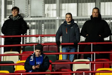 Taraftarlar, Premier League karşılaşması öncesinde Gtech Community Stadyumu 'na geldi. Brentford, Everton' a karşı Gtech Community Stadyumu, Londra, 26 Şubat 2025