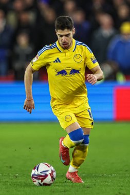 Leeds United 'dan Malikane Solomon 24 Şubat 2025' te Bramall Lane, Sheffield, Birleşik Krallık 'ta Sheffield United' a karşı oynanan Gökyüzü İddia Şampiyonası maçında topa vuruyor.