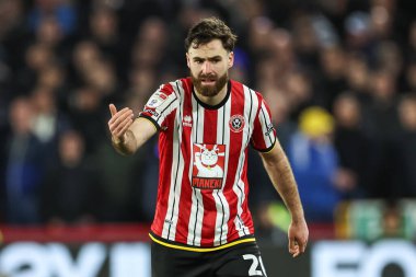Sheffield United 'dan Ben Brereton Daz 24 Şubat 2025' te Bramall Lane, Sheffield, İngiltere 'de oynanan Sky Bet Şampiyonası maçında takımına talimatlar veriyor.