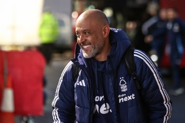 Nuno Esprito Santo Nottingham Ormanı teknik direktörü Premier Lig maçı sırasında Nottingham Forest Arsenal 'e karşı City Ground, Nottingham, İngiltere, 26 Şubat 2025' te geldi.