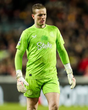 Jordan Pickford of Everton looks on during the Premier League match Brentford vs Everton at The Gtech Community Stadium, London, United Kingdom, 26th February 2025