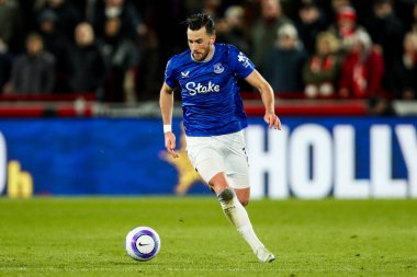 Everton 'dan Jack Harrison Premier Lig karşılaşmasında topla koşuyor Brentford Everton' a karşı Gtech Community Stadyumu, Londra, Birleşik Krallık, 26 Şubat 2025