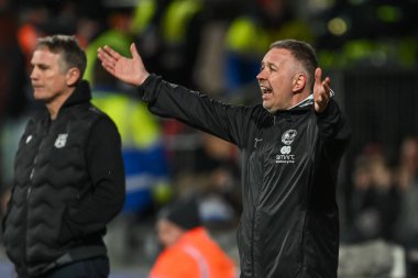 Peterborough United 'ın Darren Ferguson Müdürü, 26 Şubat 2025' te SToK Cae Ras, Wrexham, Birleşik Krallık 'ta oynanan Vertu Yarı Finali Wrexham-Peterborough United maçında tepki gösterdi.