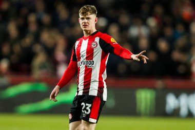 Brentford 'dan Keane Lewis-Potter, 26 Şubat 2025' te Londra 'daki Gtech Community Stadyumu' nda oynanan Premier League karşılaşmasında takıma talimat verir.