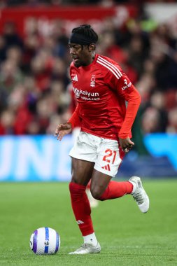 Nottingham Ormanı 'ndan Anthony Elanga Premier League maçı sırasında Nottingham Forest' a karşı Arsenal City Ground, Nottingham, Birleşik Krallık 'ta 26 Şubat 2025' te oynanan maçta topla birlikte.