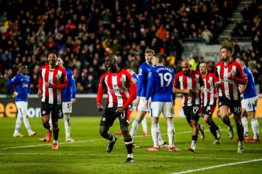 Brentford 'dan Yoane Wissa, Premier League maçı Brentford Everton' a karşı 26 Şubat 2025 'te Londra' daki Gtech Community Stadyumu 'nda 1-0 kazanma hedefini kutluyor.