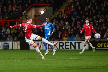 Wrexham 'dan Lewis Brunt, 26 Şubat 2025' te İngiltere 'nin Wrexham Cae Ras kentinde oynanan Wrexham vs Peterborough United yarı final maçında kalede şut çekti.