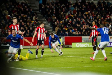 Everton 'dan Jake OBrien Premier Lig maçında 1-1 öne geçiyor Brentford Everton' a karşı Gtech Community Stadyumu, Londra, Birleşik Krallık, 26 Şubat 2025