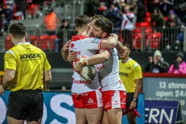 Hull KR 'dan Oliver Gildart, 27 Şubat 2025' te İngiltere 'nin Hull kenti Kingston' daki Sewell Group Craven Park 'ta oynanan Betfred Süper Lig 3. Hull KR-Salford Red Devils karşılaşmasında denemesini kutluyor.