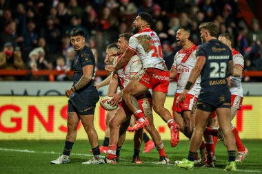 Hull KR 'dan Jai Whitbread, 27 Şubat 2025' te İngiltere 'nin Hull kenti Kingston' daki Sewell Group Craven Park 'ta oynanan 3. Hull KR-Salford Red Devils karşılaşmasında denemesini kutluyor.