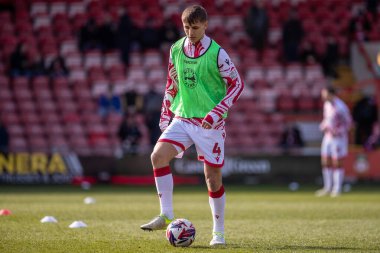 Wrexham AFC takımından Max Cleworth, Wrexham - Bolton Wanderers maçı öncesinde SToK Cae Ras, Wrexham, İngiltere, 1 Mart 2025