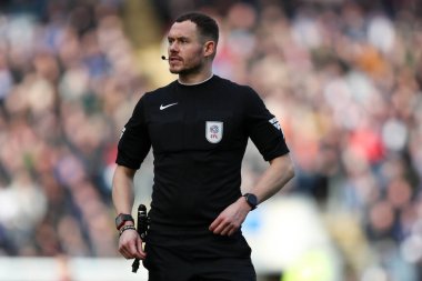 Maç hakemi Leigh Doughty Sky Bet Şampiyonası 'nda Blackburn Rovers Norwich City' ye karşı Ewood Park, Blackburn, İngiltere, 1 Mart 2025
