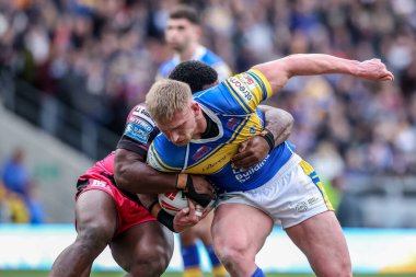 Leeds Rhinos takımından Mikolaj Oledzki, 2 Mart 2025 'te Headingley Stadyumu, Leeds, İngiltere' de oynanan Betfred Süper Lig 3. tur karşılaşmasında Castleford Tigers ile Castleford arasında oynanan karşılaşmada Castleford Tigers 'dan Sylvester Namo' nun rakibi oldu.