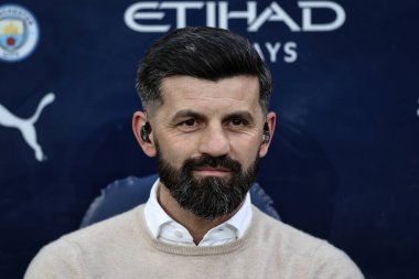 Plymouth Argyle 'ın Miron Muslic teknik direktörü 1 Mart 2025 tarihinde Birleşik Krallık Etihad Stadyumu' nda oynanan 5.