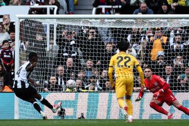 Newcastle United 'tan Alexander Isak, 2 Mart 2025' te Birleşik Krallık 'taki St. James' s Park 'ta oynanan 5. Newcastle United ve Hove Albion karşılaşmasında 1-0 berabere kaldığı için penaltı aldı.