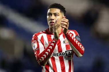 Sunderland 'dan Jobe Bellingham 28 Şubat 2025' te İngiltere 'nin Sheffield kentinde Çarşamba günü oynanan Sunderland maçında taraftarları alkışlıyor.