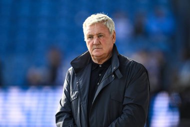 Steve Bruce, 1 Mart 2025 tarihinde Stockport 'ta oynanan Stockport County-Blackpool maçında Blackpool' un baş antrenörü.