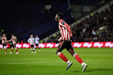 Sunderland 'dan Eliezer Mayenda, 28 Şubat 2025' te Sheffield Wednesday, Sheffield, İngiltere 'de Sunderland' a karşı oynanan Gökyüzü İddia Şampiyonası maçında 0-1 kazanma hedefini kutluyor.