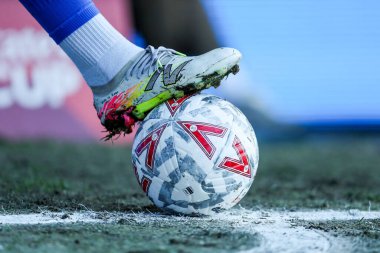 Kristal Saray 'dan Eberechi Eze, Birleşik Krallık' ın başkenti Londra 'daki Selhurst Park' ta oynanan 5. Round FA Cup karşılaşmasında Emirlikler Kupası 'nın topunda yer alan botlar.