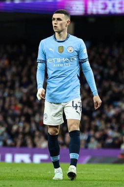 Manchester City 'den Phil Foden, Birleşik Krallık Etihad Stadyumu' nda oynanan 5. Raund Manchester City - Plymouth Argyle maçı sırasında 1 Mart 2025