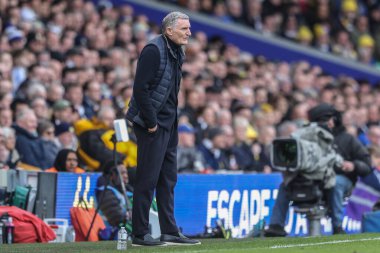 Tony Mowbray, West Bromwich Albion takımının teknik direktörü. 1 Mart 2025 'te Leeds United, West Bromwich Albion' a karşı.