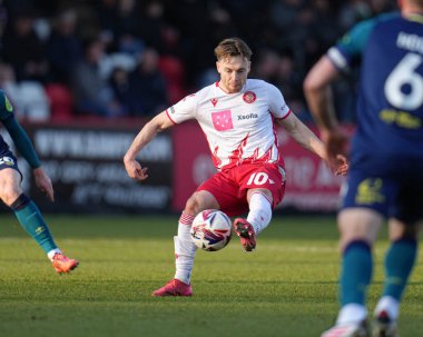 Stevenage 'den Dan Kemp 1. Gökyüzü İddia Ligi maçı Stevenage - Huddersfield Town maçı sırasında Lamex Stevenage, İngiltere, 1 Mart 2025