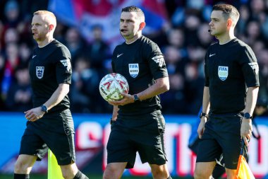 Hakem Michael Oliver, 1 Mart 2025 tarihinde İngiltere 'nin başkenti Londra' daki Selhurst Park 'ta oynanan 5.