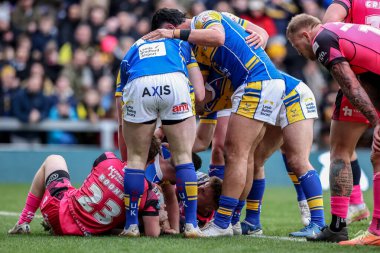 Leeds Rhinos takımından Jake Connor, 2 Mart 2025 'te Leeds Stadyumu' nda oynanan Betfred Süper Lig 3. tur karşılaşmasında Leeds Rhinos ve Castleford Tigers maçını kutluyor.