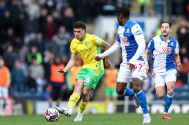 Norwich City 'den Marcelino Nez 1 Mart 2025' te İngiltere 'nin Blackburn kentinde Norwich City' e karşı oynanan Gökyüzü İddia Şampiyonası maçında topu ileri atıyor.