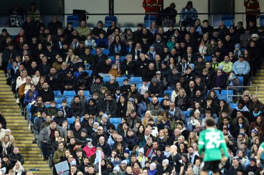 Birleşik Krallık Etihad Stadyumu 'nda Manchester City ile Plymouth Argyle arasındaki 5. Raund karşılaşmasında boş koltuklar, 1 Mart 2025