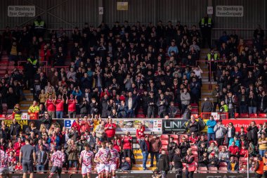 Wrexham AFC taraftarları Sky Bet 1 maçı öncesinde Wrexham - Bolton Wanderers SToK Cae Ras, Wrexham, İngiltere 1 Mart 2025