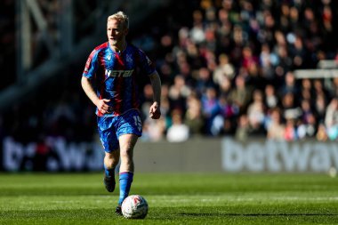 Kristal Saray 'dan Will Hughes, 1 Mart 2025 tarihinde İngiltere' nin Londra kenti Selhurst Park 'ta oynanan 5.